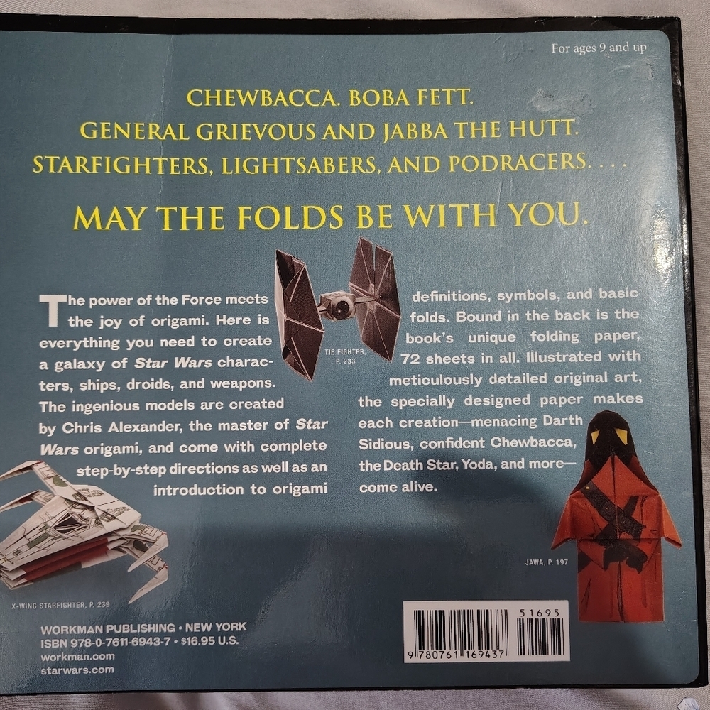 Star Wars Origami: 36 Amazing Paper-folding Projects from a Galaxy Far, Far Away - Picture 2 of 4